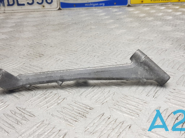 Кронштейн впускного колектора 06L129723C VAG