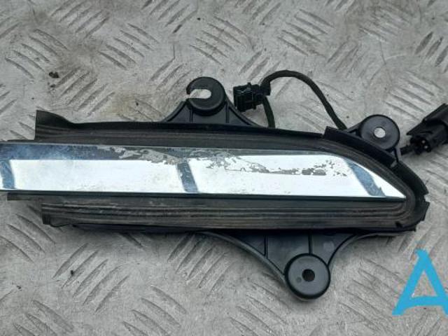 Ручка передніх дверей зовнішня, права 103541900E TESLA