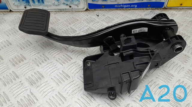 Кронштейн педалей, педальний вузол 104469100D TESLA