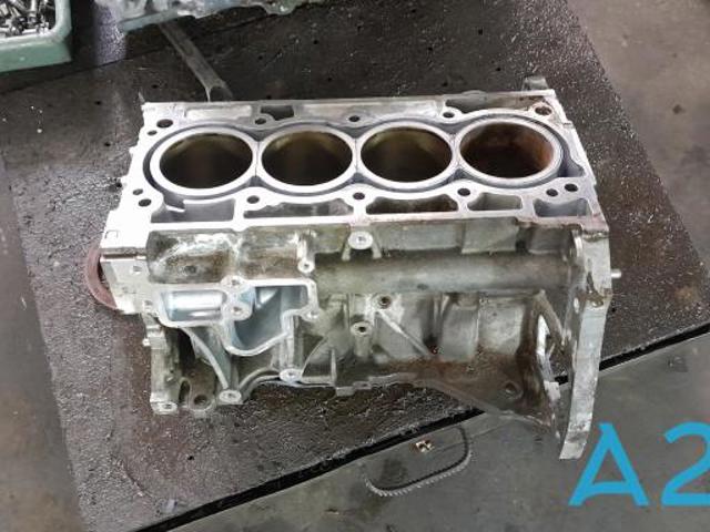 Блок двигуна 110004BB0A NISSAN