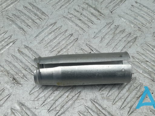 Свічковий колодязь 11127575422 BMW