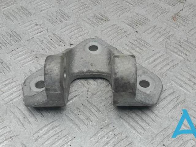 Кронштейн подушки (опори) двигуна, задньої 113326RA0A NISSAN