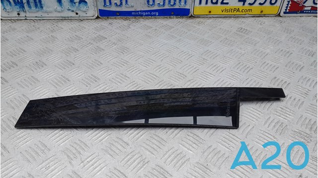 Накладка передніх дверей, правих, вертикальна 11A837902B041 VAG