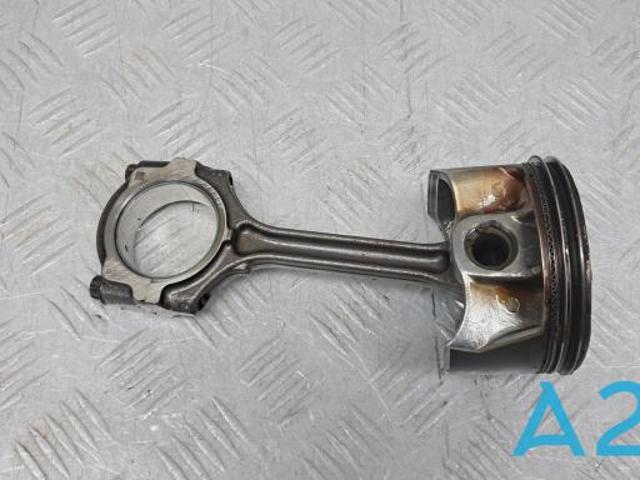 Шатун двигуна 121003TA0C NISSAN