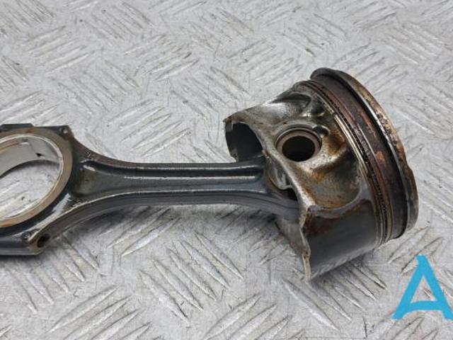 Шатун поршня ДВЗ 12100HG00B NISSAN