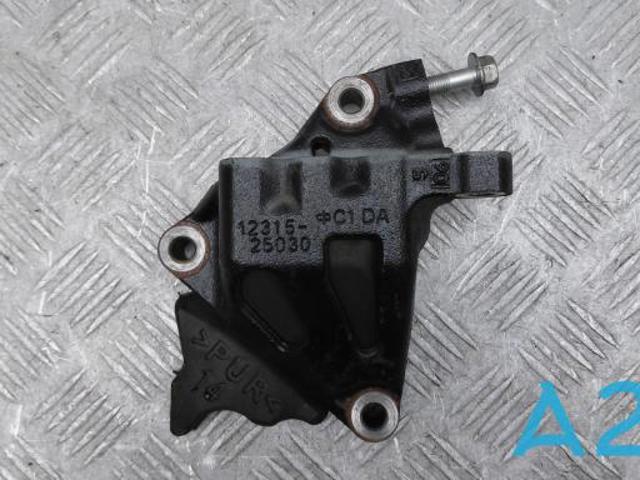 Кронштейн подушки (опори) двигуна, правої 1231525030 TOYOTA