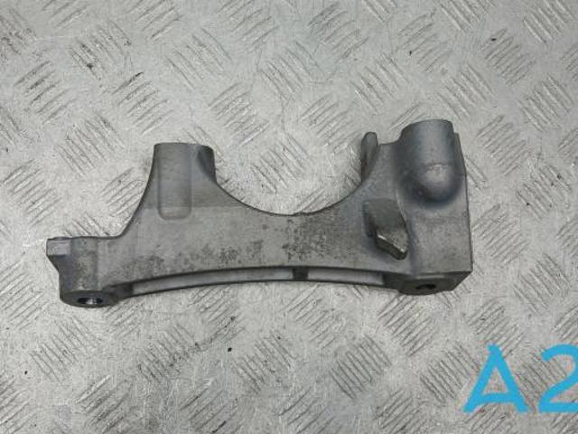 Кронштейн подушки (опори) двигуна, правої 1234125010 TOYOTA
