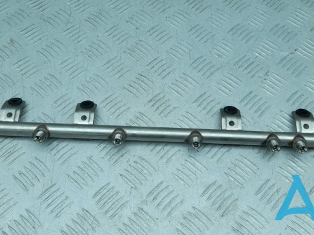 Паливна рампа 13537649710 BMW