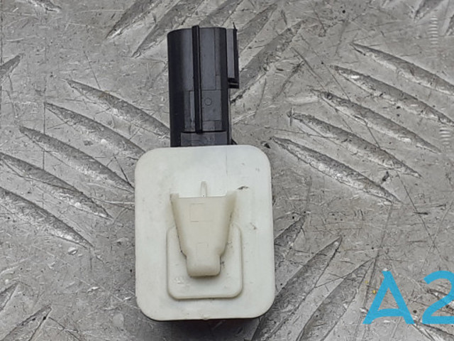 Датчик AIRBAG передній 13576422 GM