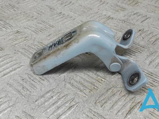 Завіса дверей задніх лівих 13581570 GM