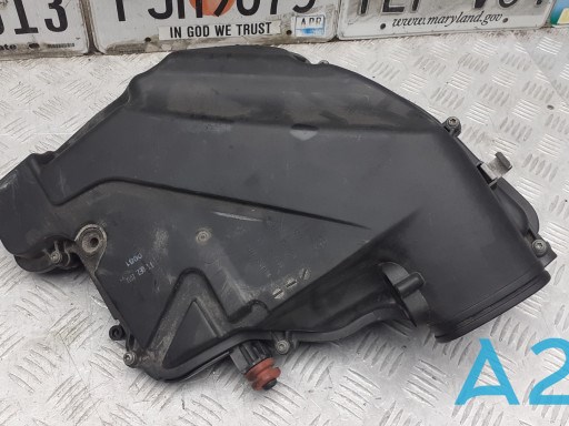 Корпус повітряного фільтра, лівий 13717577449 BMW