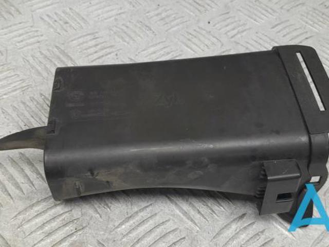 Патрубок повітряний 13717597584 BMW