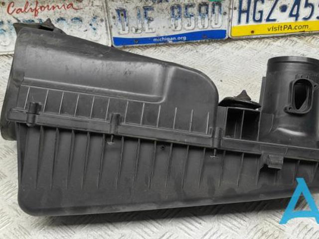 Коробка фільтра 13718603092 BMW