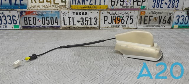 Замок задніх дверей, лівих 150067400A TESLA