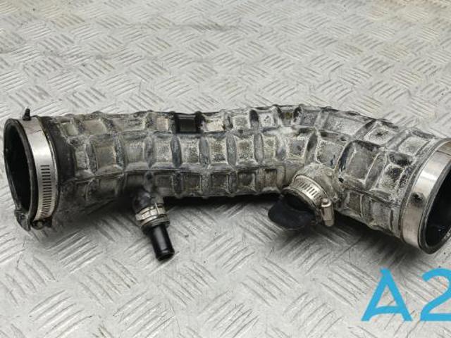Патрубок повітряний, вихід повітряного фільтра 165765NA3B NISSAN