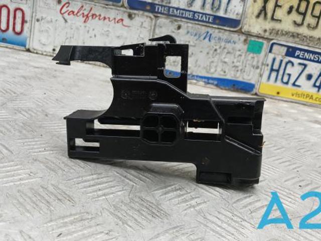Кронштейн радіатора нижній 17118632124 BMW