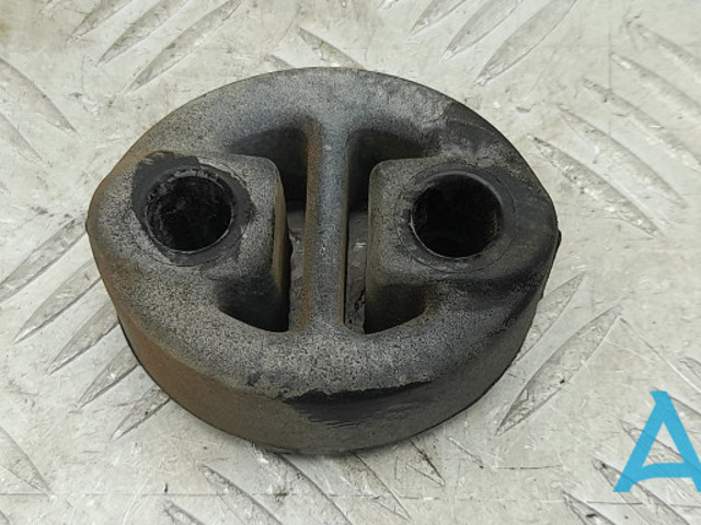 Подушка кріплення глушника 1756522040 TOYOTA
