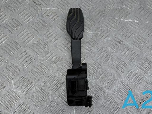 Педаль акселератора 180025NA4A NISSAN