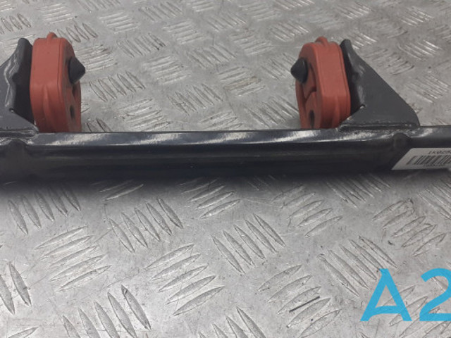 Кронштейн задньої подушки глушника 1K0253144AP VAG