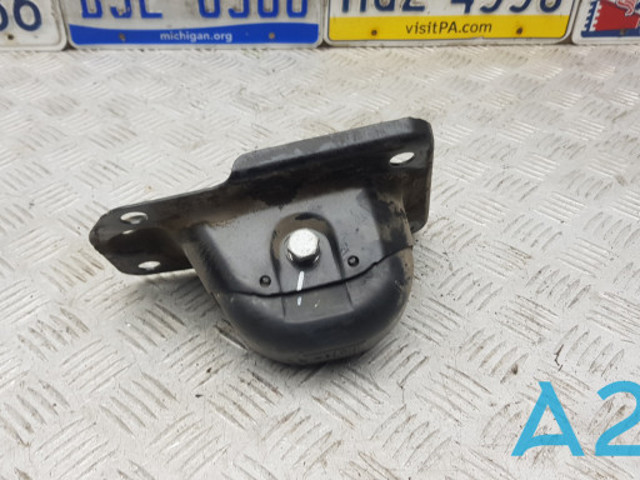 Кронштейн задньої балки 1K0505130J VAG
