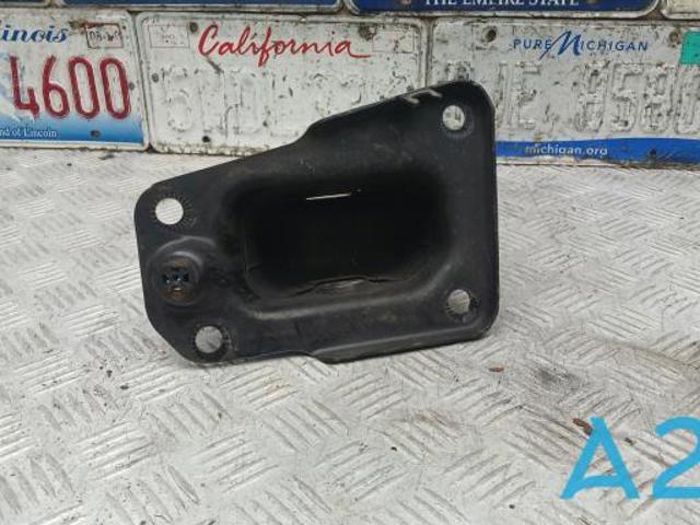 Кронштейн задньої балки 1K0505130L VAG