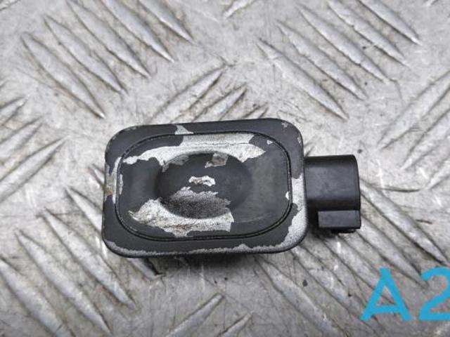 Кнопка приводу замка задньої 3/5 двері (ляди) 1L2Z14018AC FORD