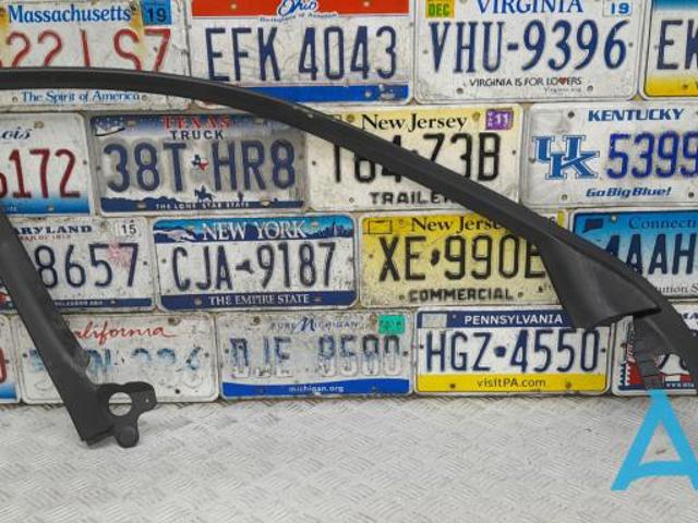 Рама скла передніх дверей лівих 1UJ43DX9AB CHRYSLER