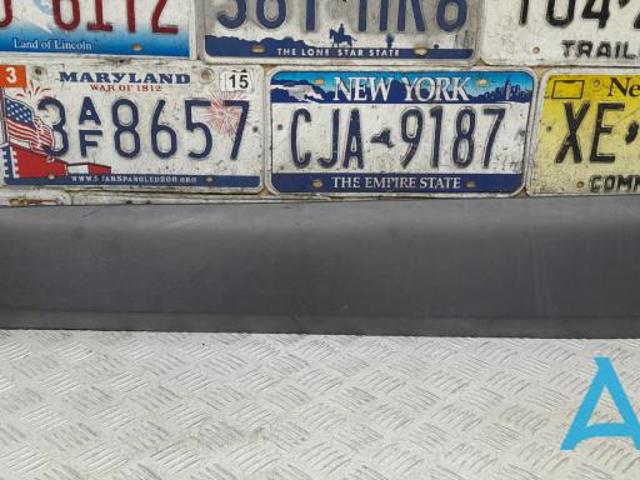 Молдинг передньої правої двері 1YW32RXFAB CHRYSLER
