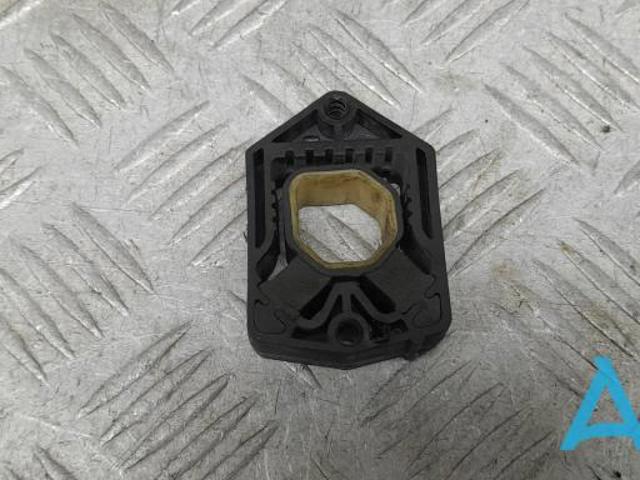 Подушка кріплення радіатора верхня 1Z0121367B VAG