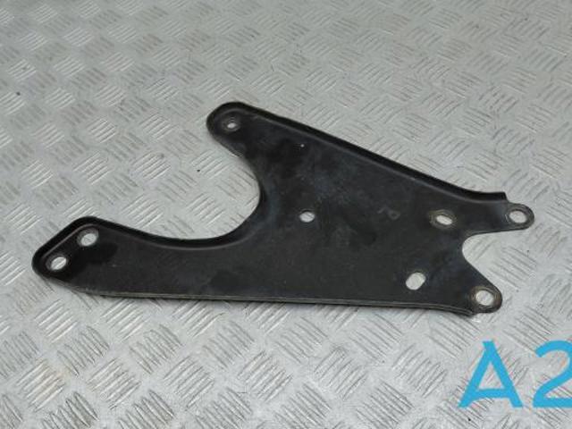Кронштейн передньої балки 20107FL01A SUBARU