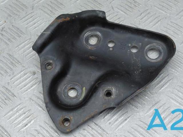 Кронштейн передньої балки 20216FL020 SUBARU