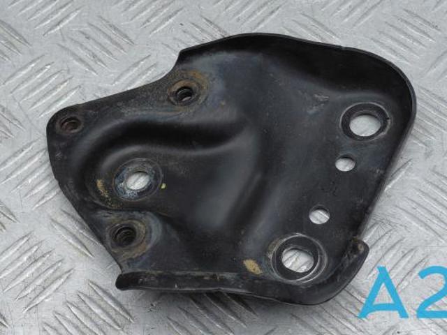 Кронштейн передньої балки 20216FL030 SUBARU