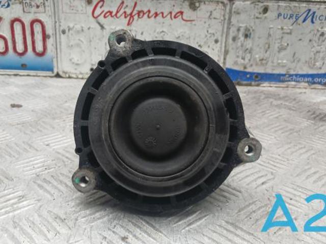 Права подушка мотора 22117581618 BMW
