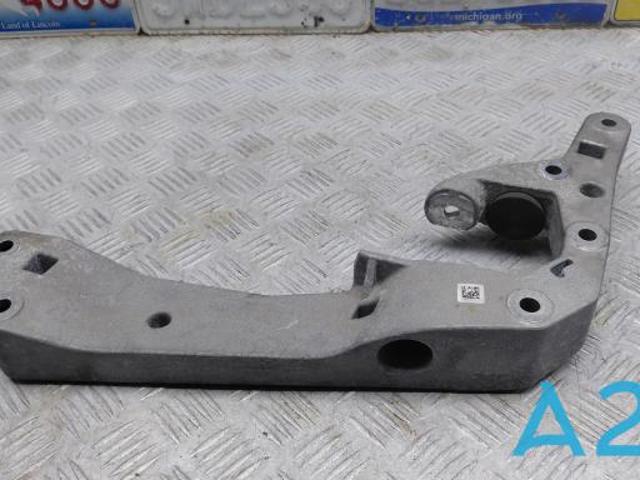 Балка кріплення коробки передач 22319485312 BMW