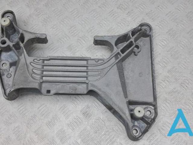 Кронштейн КПП 22319485330 BMW