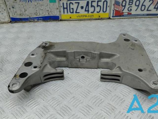 Кронштейн КПП 22319485333 BMW