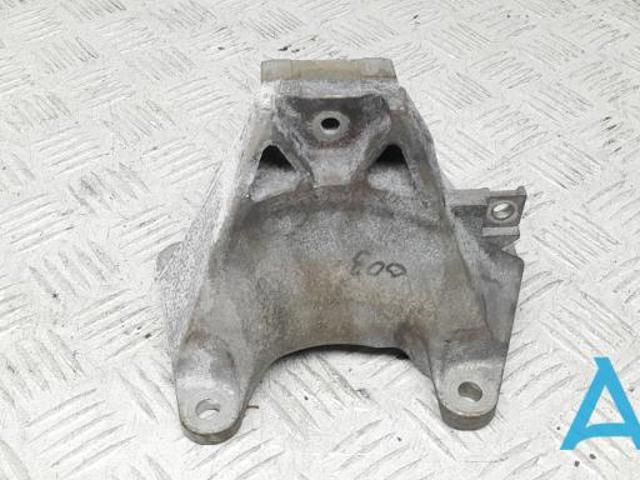 Кріплення подушки коробки передач 22326781235 BMW