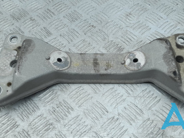 Кріплення кпп 22326796605 BMW