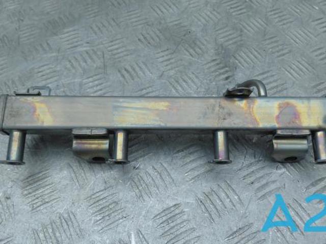 Розподільник палива 2381424020 TOYOTA
