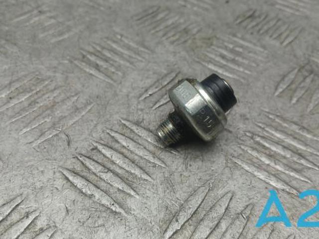 Датчик показника тиску масла 25240KA051 SUBARU