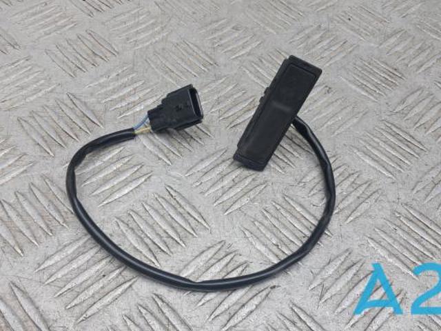 Кнопка приводу замка 3/5 дверей (ляди) / кришки багажника 253804EA0A NISSAN