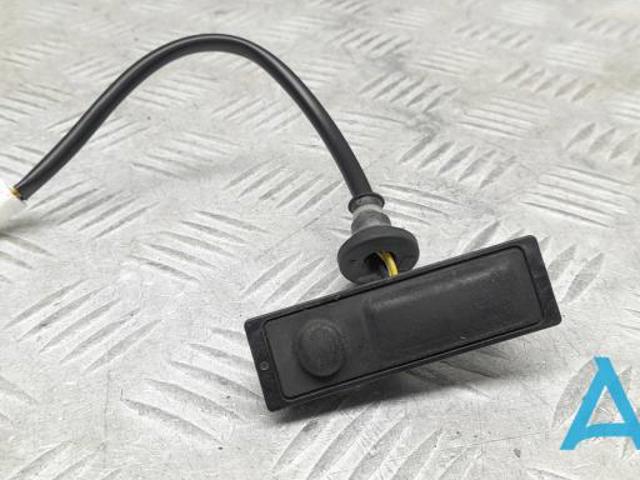 Кнопка приводу замка задніх 3/5 дверей (ляди) 253805AA0A NISSAN