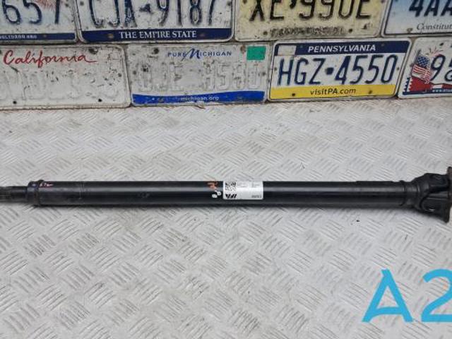 Вал карданний переднього моста 26208698362 BMW