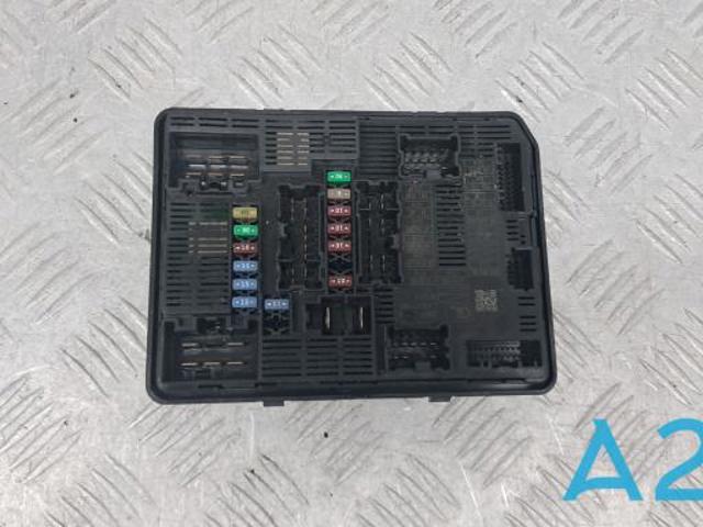 Монтажний блок 284B76RA0A NISSAN