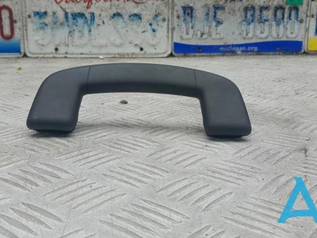 Поручні (тримачі) і гачок для одягу 2G085760782V VAG
