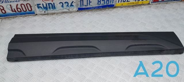 Молдинг передньої правої двері, нижній 2GJ8549409B9 VAG