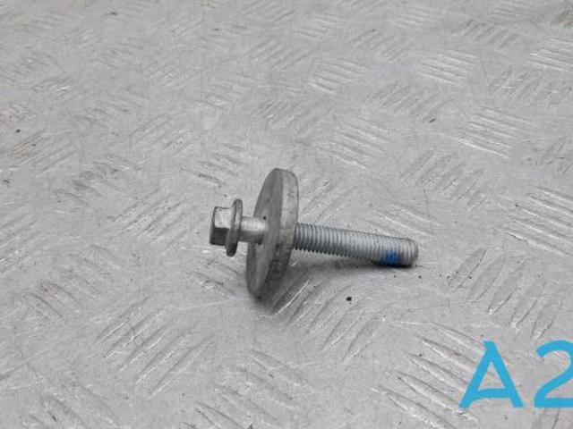 Ступичний болт 30670602 VOLVO