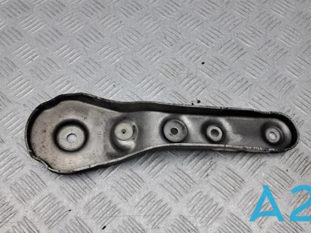 Кронштейн задньої балки 31106861142 BMW