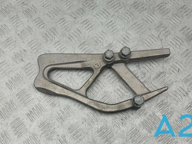 Підсилювач переднього підрамника 31106878779 BMW