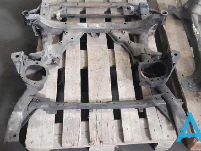 Передня балка 31116779357 BMW
